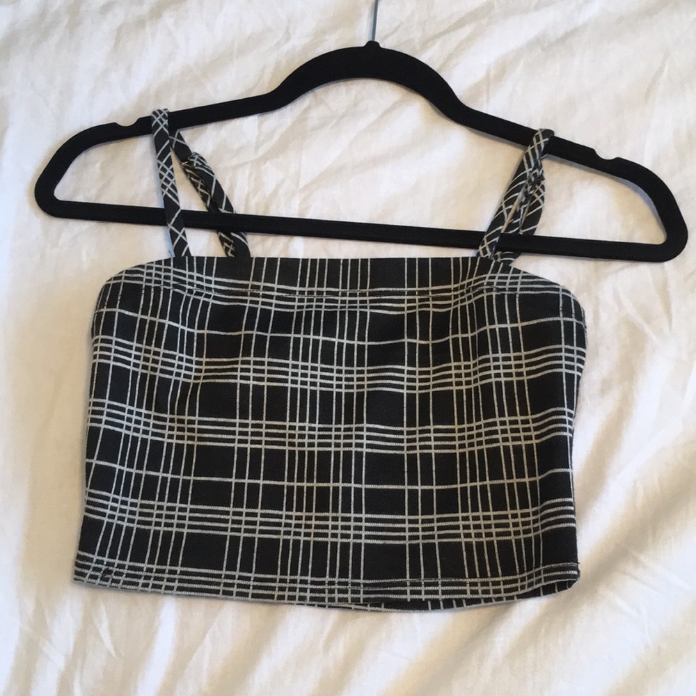 black and white crop top